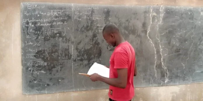 une