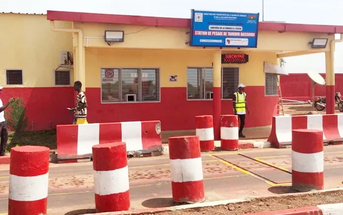 Legende-Afrique-Pesage-quitte-le-Burkina-DR