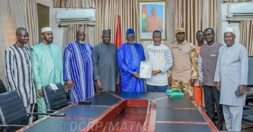 14867894127189201156